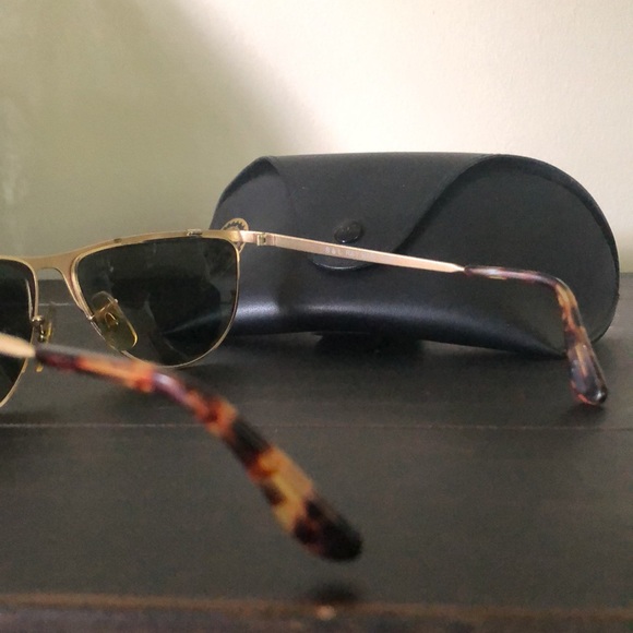Vintage Ray-Ban Olympian Matte Gold Frame sunglasses with case - Picture 10 of 16